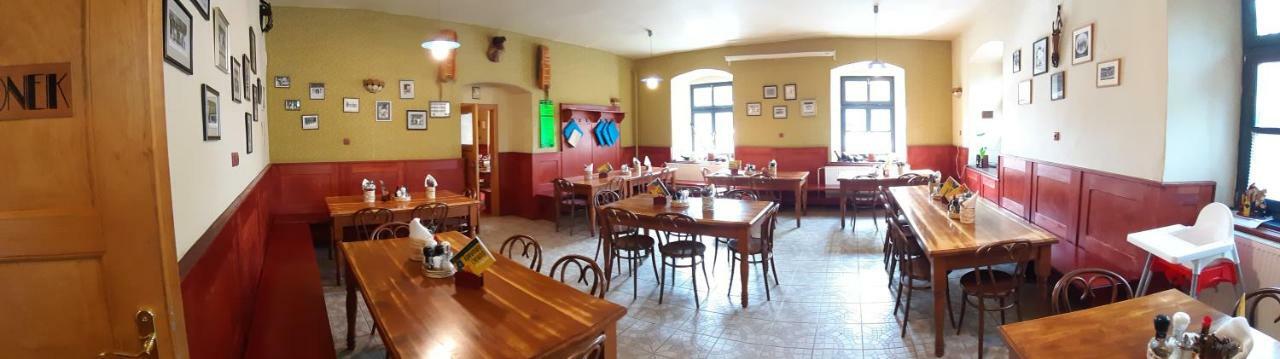 Penzion A Restaurace U Hajku Nové Dvory Dış mekan fotoğraf
